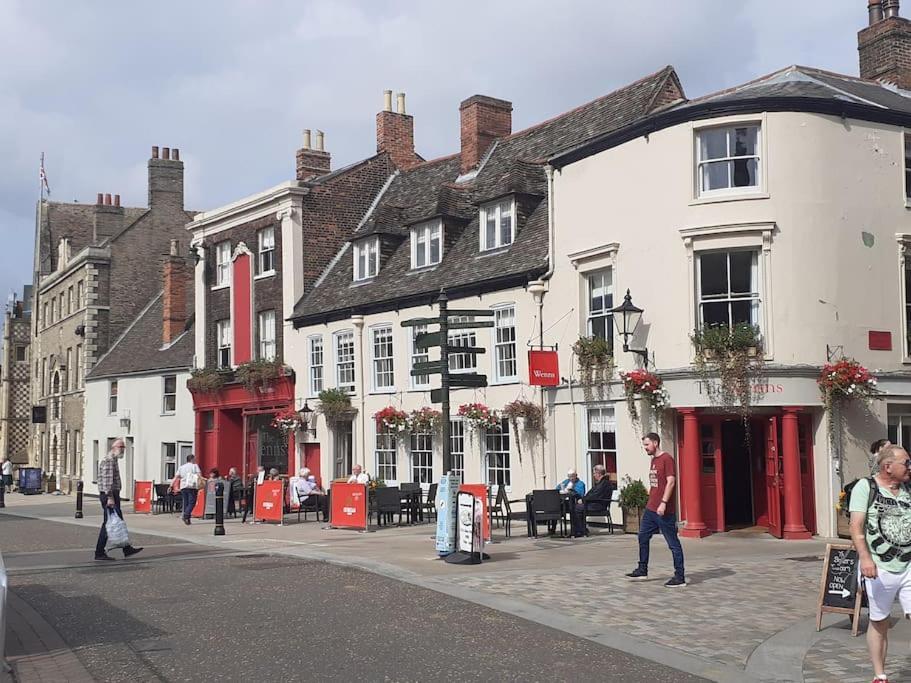 The Vault - Boutique Apartment In The Centre Of King'S Lynn Exterior photo