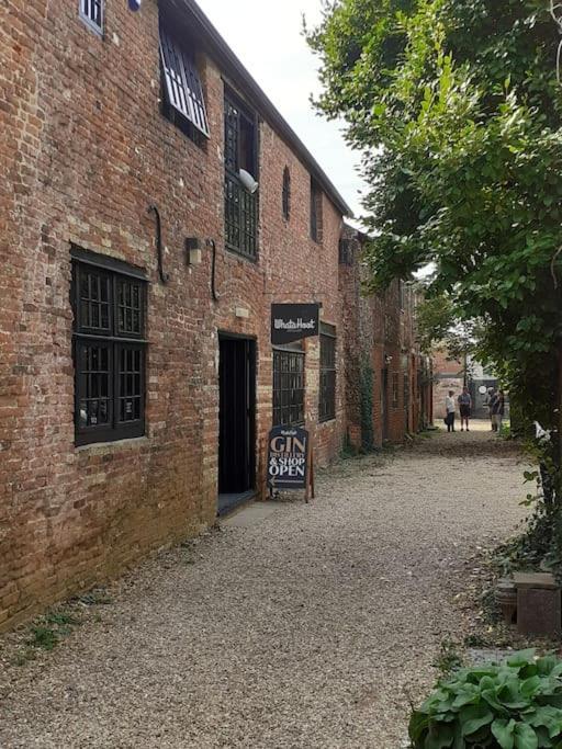 The Vault - Boutique Apartment In The Centre Of King'S Lynn Exterior photo