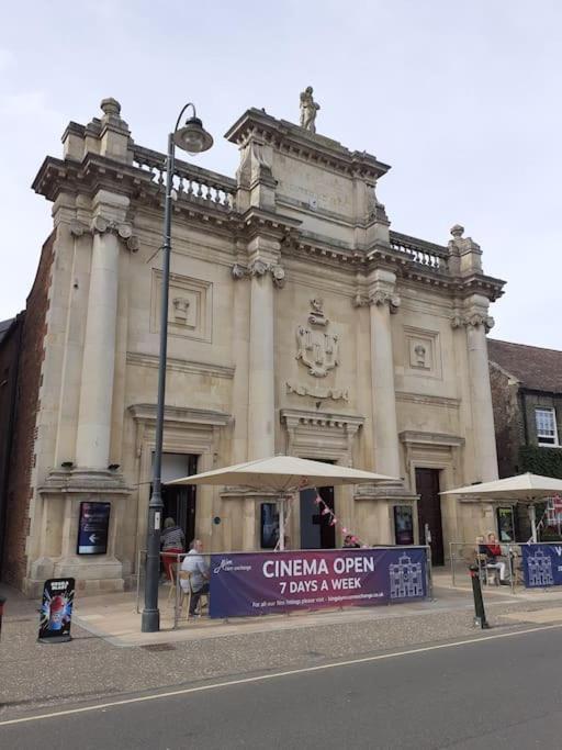 The Vault - Boutique Apartment In The Centre Of King'S Lynn Exterior photo