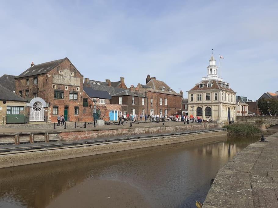 The Vault - Boutique Apartment In The Centre Of King'S Lynn Exterior photo