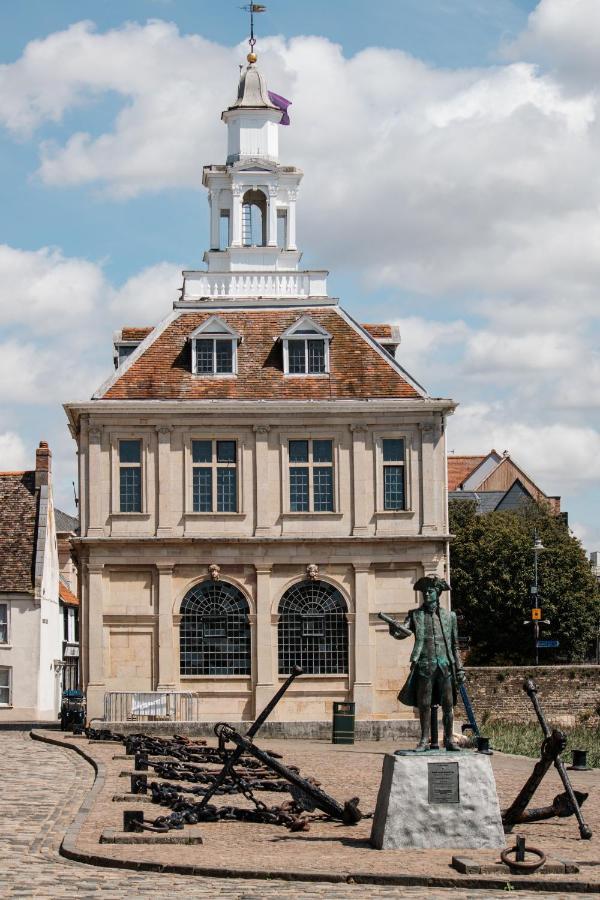 The Vault - Boutique Apartment In The Centre Of King'S Lynn Exterior photo